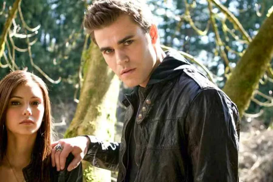Оригинальный финал Дневников вампира уничтожил бы Деймона, Елену и Стефана