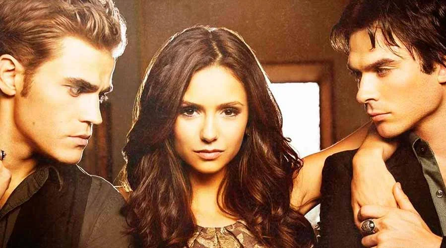 Почему Елена выбрала Дэймона в финале Днеников вампира